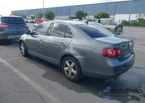 2008 Volkswagen Jetta Se/Sel from USA, damaged, VIN 3VWRZ71K98M165072